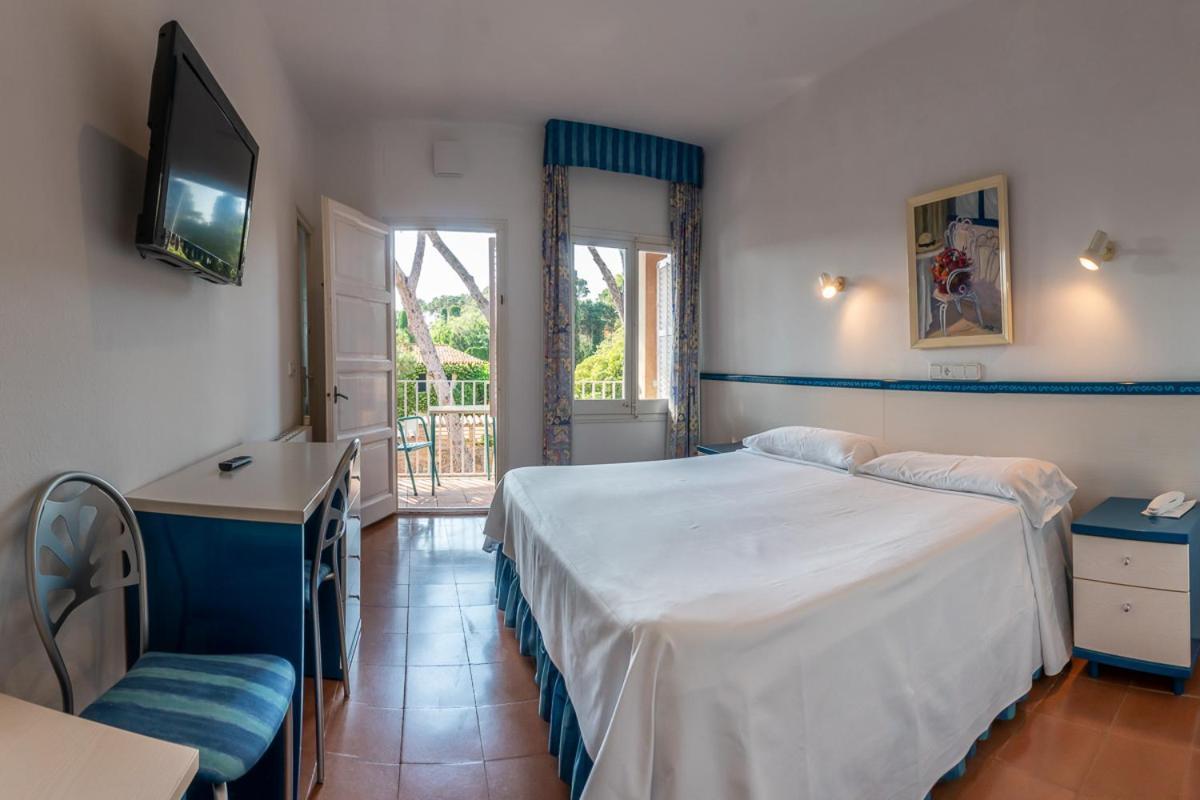 Hotel La Torre Калелья-де-Палафружель Экстерьер фото