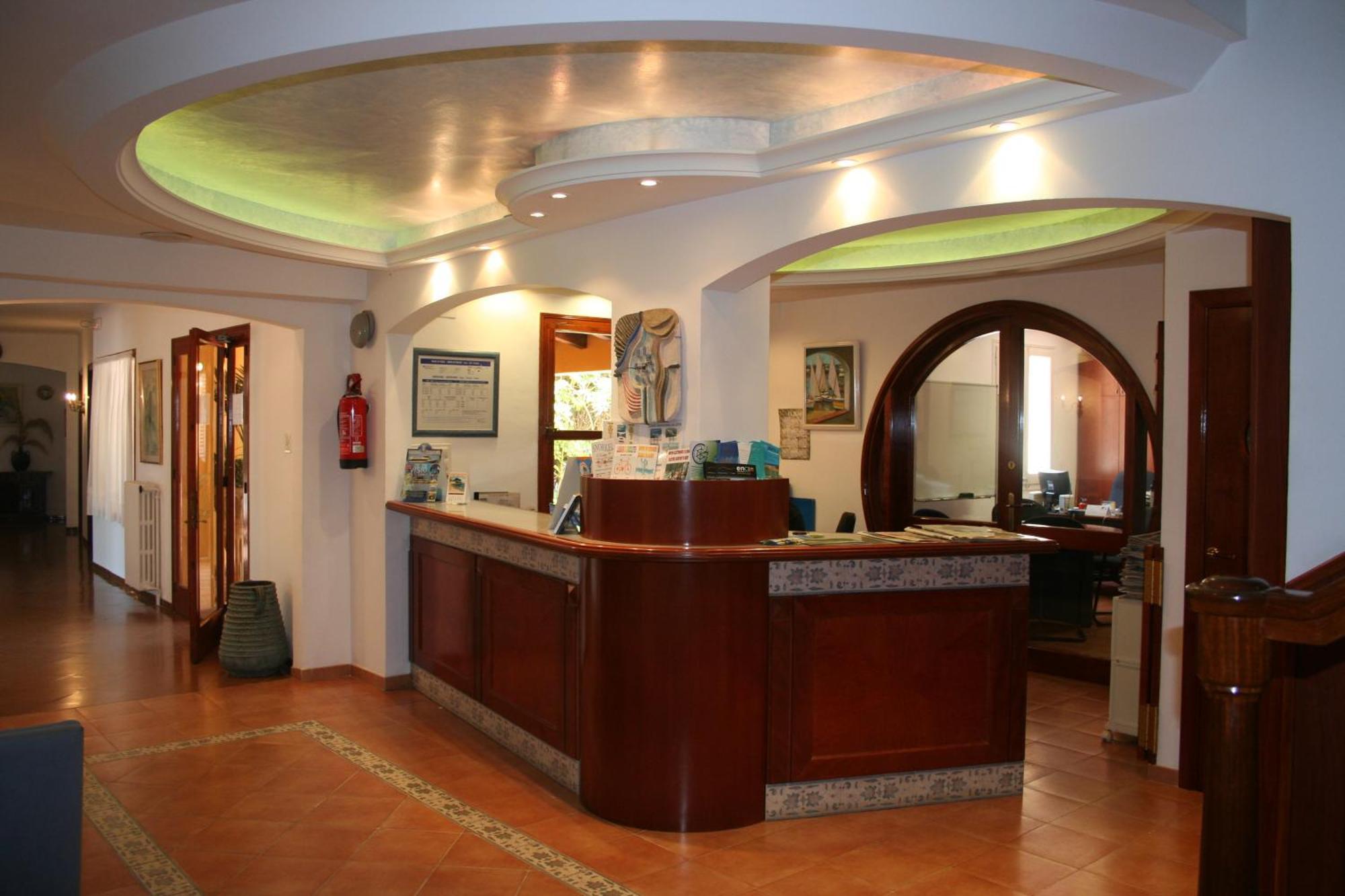 Hotel La Torre Калелья-де-Палафружель Экстерьер фото